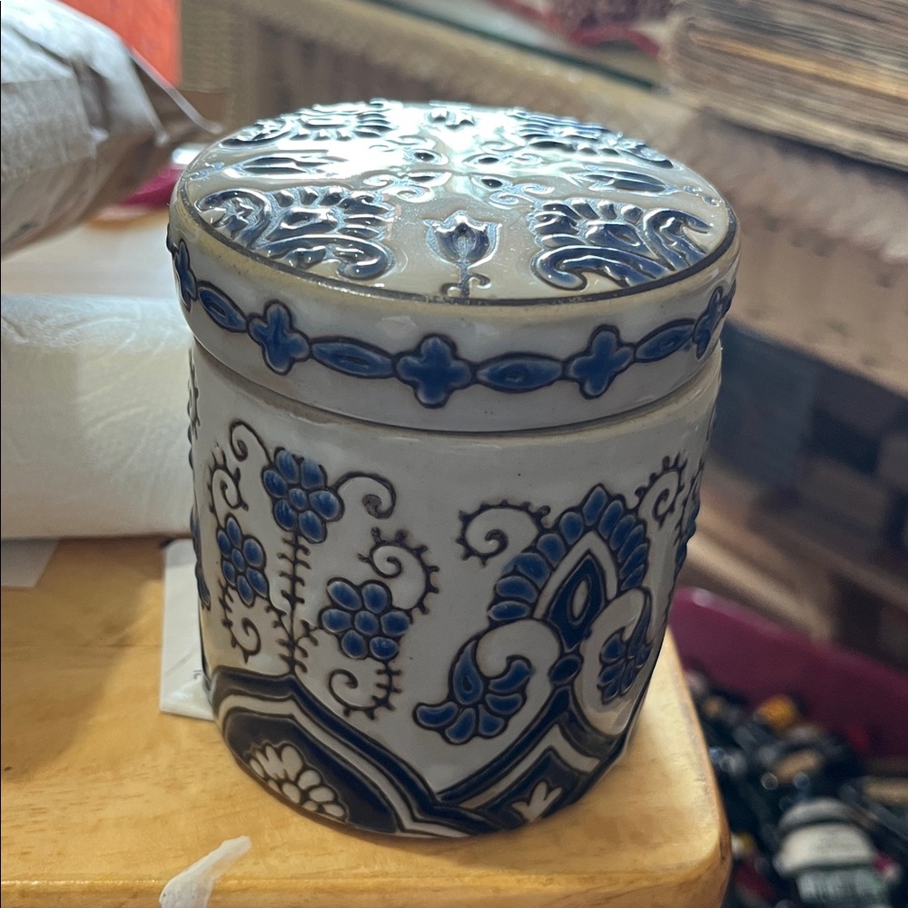 Ginger jar heavy ceramic4 inch by 3 inch